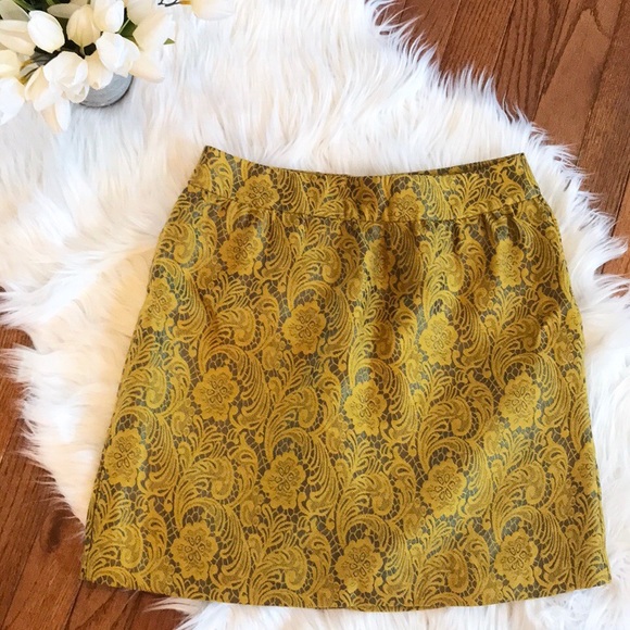 Banana Republic Dresses & Skirts - BOGO 🤩Lace {Banana Republic} Mini Skirt